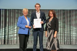 Webbild - Übergabe des Gütesiegel INEO 