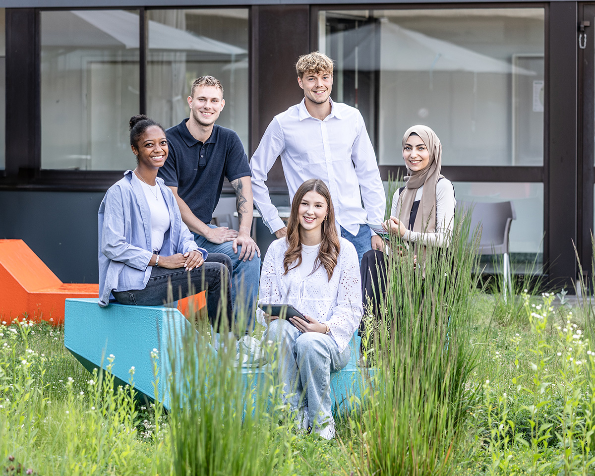 Webbanner mit Hinweis Anmeldung zum Studium 2025